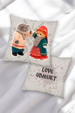Подушка 40х40 см, с принтом "Love Udmurt"